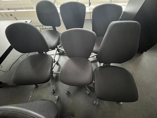 Syv kontorstole, assorterede