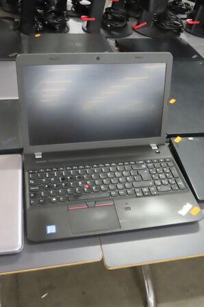 Bærbar computer LENOVO E560 