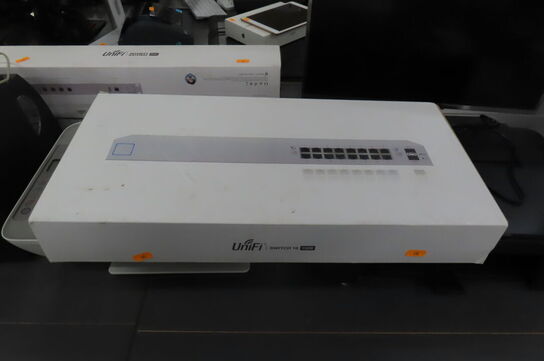 PoE switch UNIFI