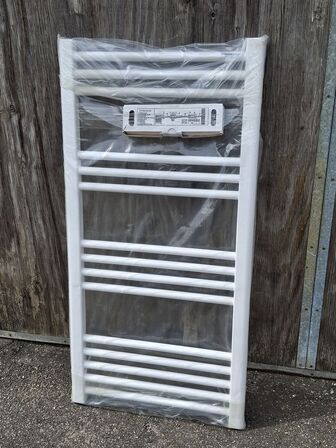 Aqua hvidt håndklædetørrer 1000 x 500, lige