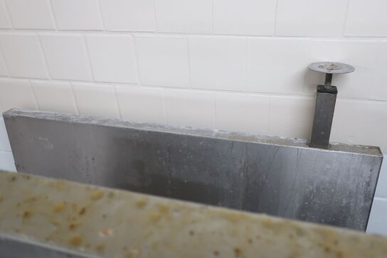 Bord samt afskærmninger 