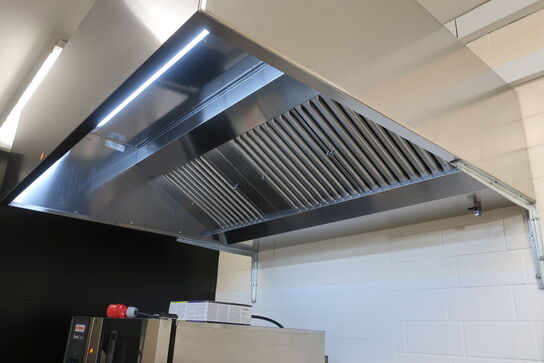 Emfang 160x140x45 cm. 