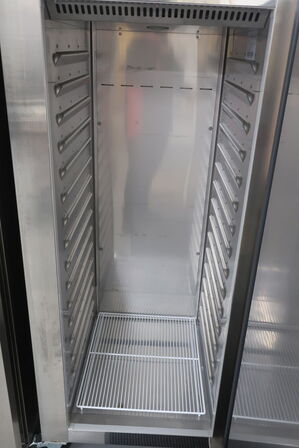 Køleskab TEFCOLD RK710