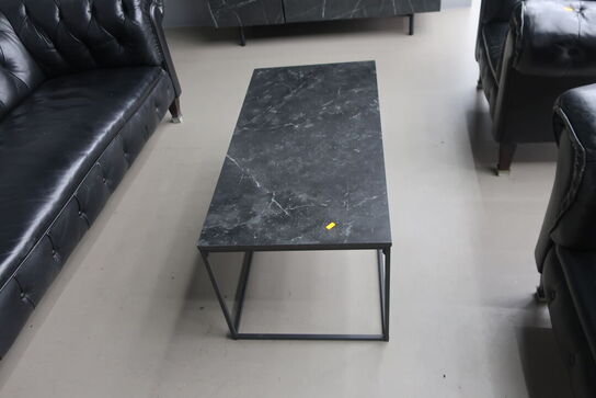 2 stk. lænestole samt sofa og sofabord