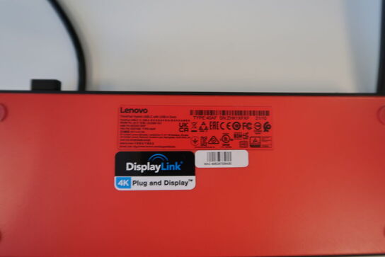 2 stk. computerskærme SAMSUNG S32A600uuu med tastatur, mus og dockingstation