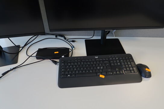 2 stk. computerskærme SAMSUNG S32A600uuu med tastatur, mus og dockingstation