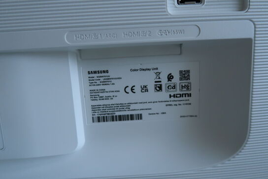 Computerskærm SAMSUNG S32BM701UU med tastatur, mus og dockingstation