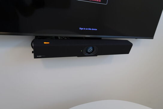 Fjernsyn SAMSUNG med soundbar YEALINK