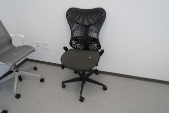 Kontorstol HERMAN MILLER Mirra 2