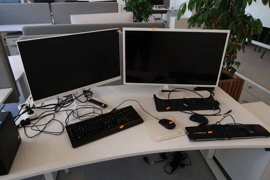 2 stk. computerskærme IIYANA, SAMSUNG med 2 stk. tastaturer, 