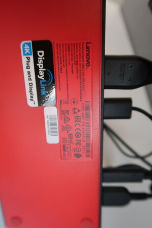 Computerskærm SAMSUNG S32A600UUU med dockingstation, tastatur og mus 