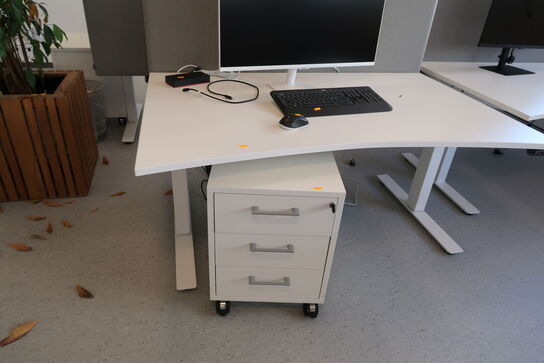 El. hæve/sænke skrivebord uden indhold med afskærmning og skuffemodul