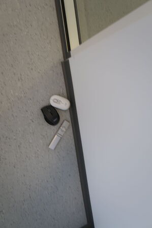 Fjernsyn SAMSUNG med soundbar YEALINK