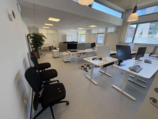 IO Biotech ApS under konkurs *Del 1 - Kontorinventar af HERMAN MILLER m.fl. - Elektronik m.m.*
