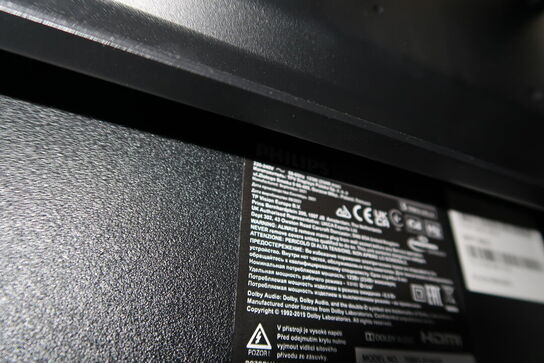 Fjernsyn PHILIPS 70BFL2114/12 med soundbar YEALINK