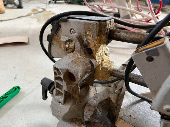 Kapsav, DEWALT DW707