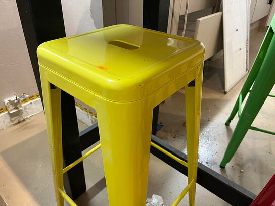 Spisebord m. 4 skamler