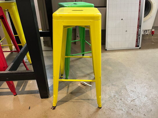 Spisebord m. 4 skamler