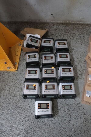 12 stk. MPPT Solar Charge Controller GREEN ENERGY MPPT12/24-30D (brugt)