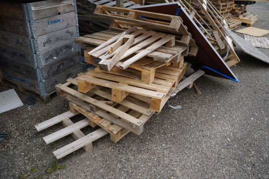 Stort parti engangspaller, m.v.