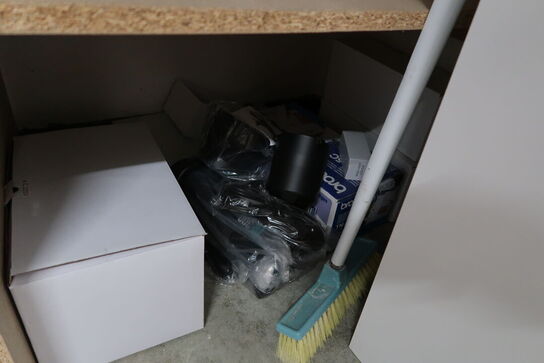 Klapbord, skab, kurve, spots m.m.