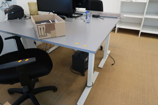 Kontorstol samt el. hæve/sænke skrivebord