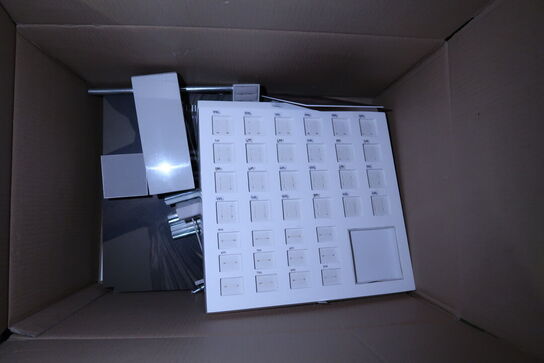 3 stk. glaskasser m.m.