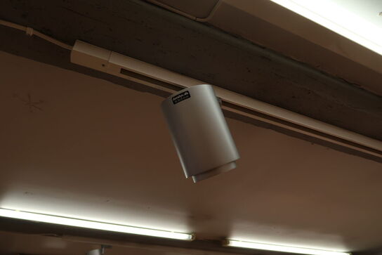 66 stk. spots med skinner (flere forskellige slags spots)