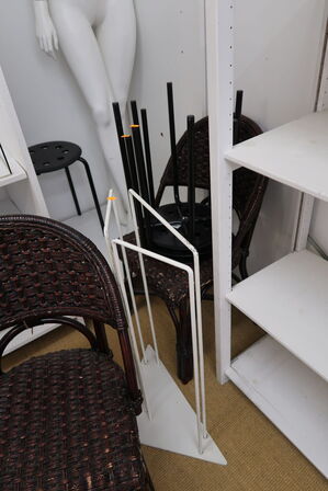 Div. Stole, tøjstativer m.m.