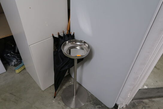 Klapbord, skab, kurve, spots m.m.