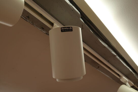 66 stk. spots med skinner (flere forskellige slags spots)