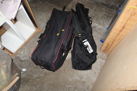 Div. Foto-udstyr bl.a. 2 stk. stativer