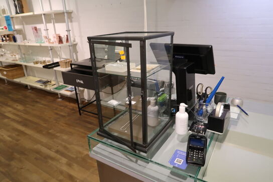 Udstillingskasse med div. Smykker