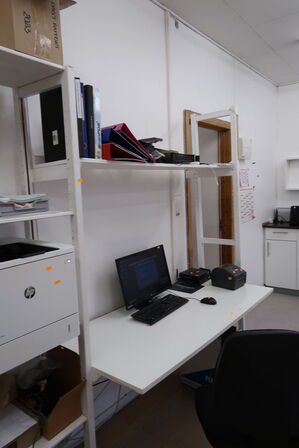 Vægreolsystem uden indhold