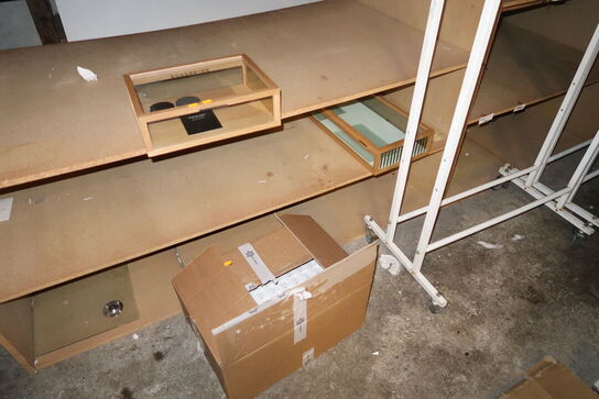 3 stk. glaskasser m.m.