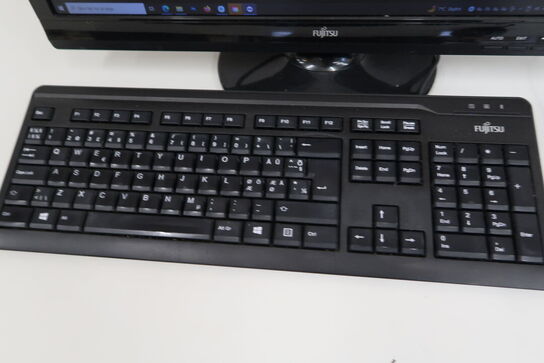 Computerskærm FUJITS, tastatur mus, samt 2 stk. computere 