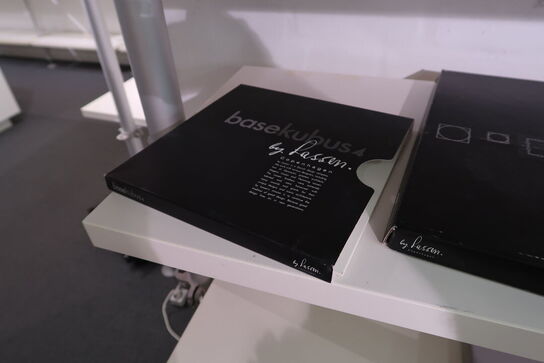 Div. Pyntegenstande, glas, baser til kubus stager m.m.