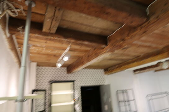 66 stk. spots med skinner (flere forskellige slags spots)