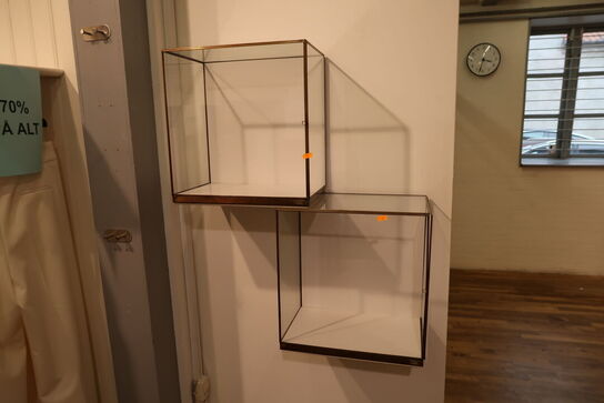 2 stk. udstillingskasser