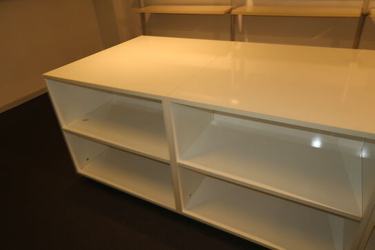 6 stk. udstillingspodier/reoler/skabe