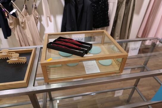 Hårspænder, nøgleringe m.m.