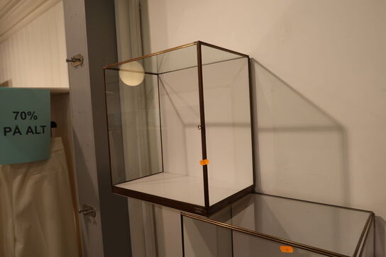 2 stk. udstillingskasser