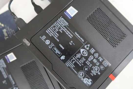 Computerskærm FUJITS, tastatur mus, samt 2 stk. computere 