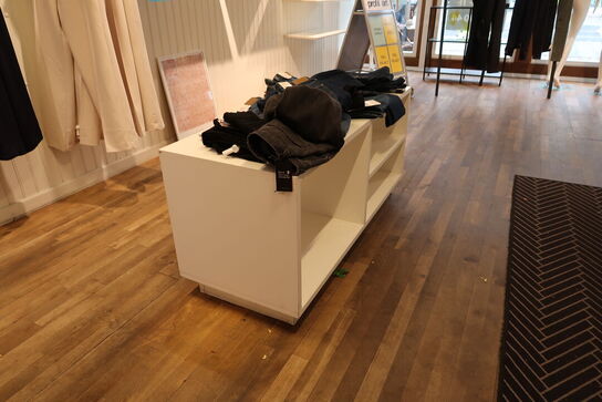 Vægreolsystem, reoler uden indhold