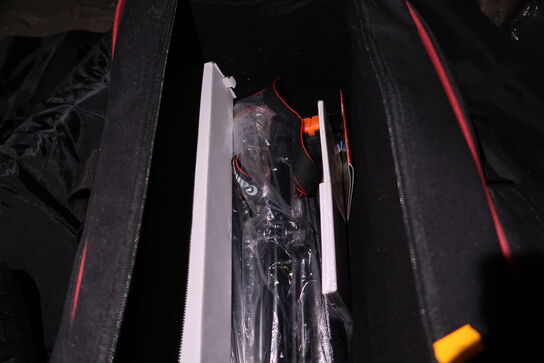 Div. Foto-udstyr bl.a. 2 stk. stativer