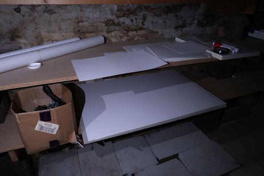 Div. Bøjler, pyntegenstande, brugskunst m.m.