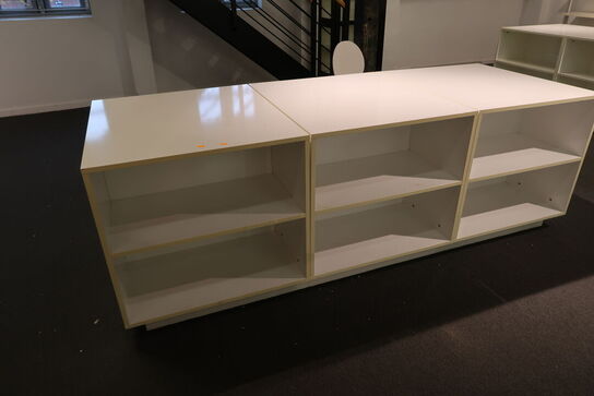 6 stk. udstillingspodier/reoler/skabe