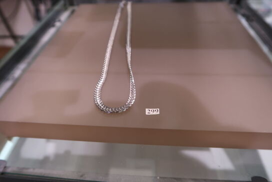 Udstillingskasse med div. Smykker