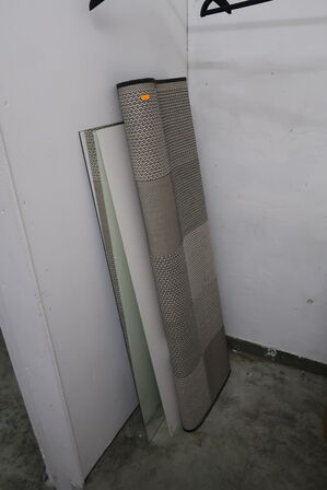 Tøjstativ, hylde samt spejl m.m.