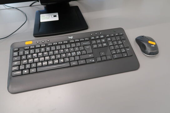 Computerskærm HP LA2306x Compaq samt mus og tastatur